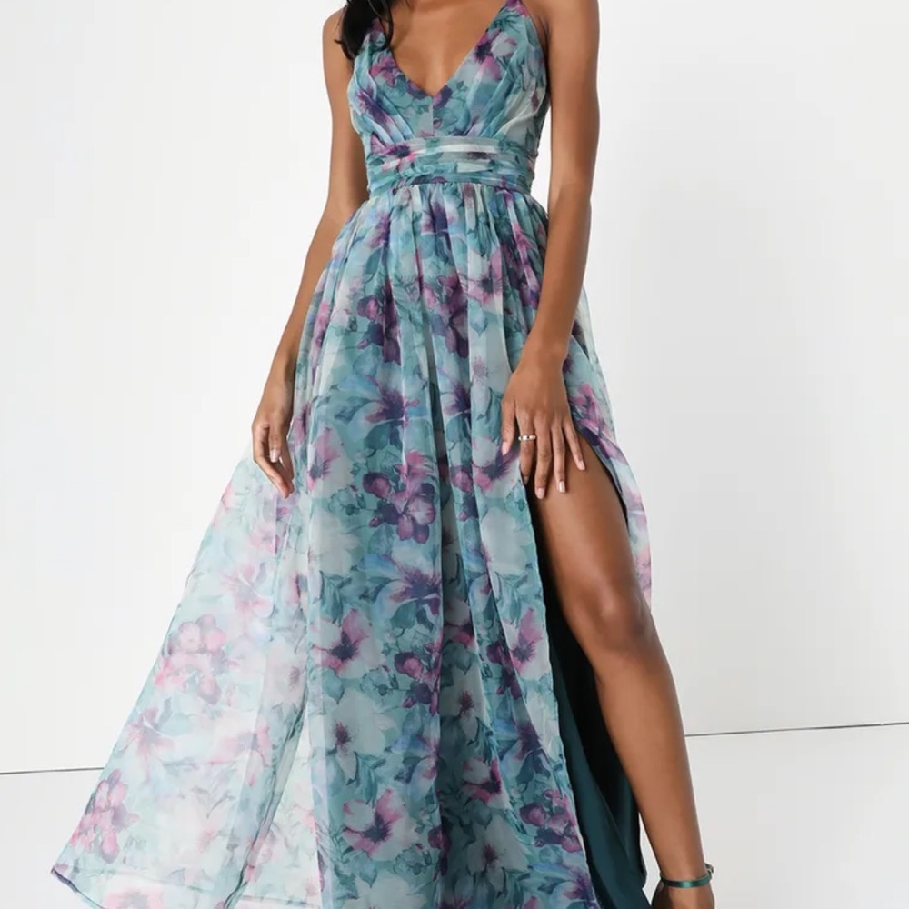 BNWT Lulus dress.